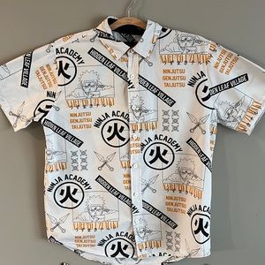 Men’s Size Large Naruto Button Up Short Sleeve Shirt. Shippuden Collection